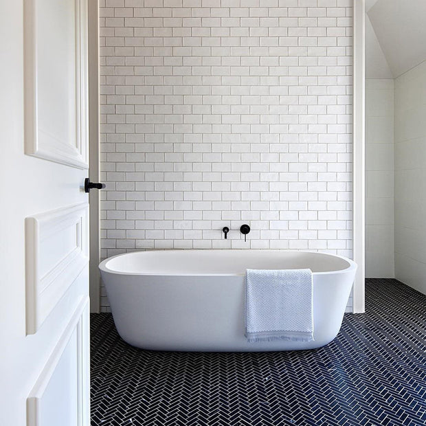 CHI FREESTANDING BATH 1525X750X520MM