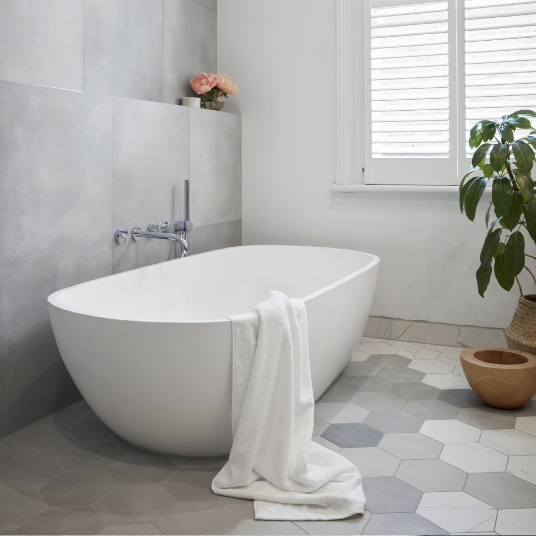 SOL FREESTANDING BATH 1660X850X520MM