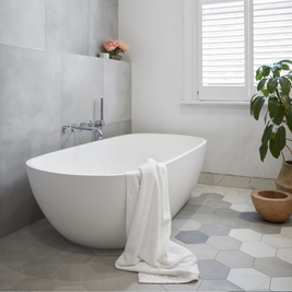SOL FREESTANDING BATH 1660X850X520MM