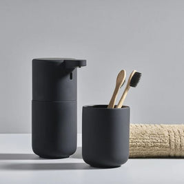 UME TOOTHBRUSH MUG BLACK