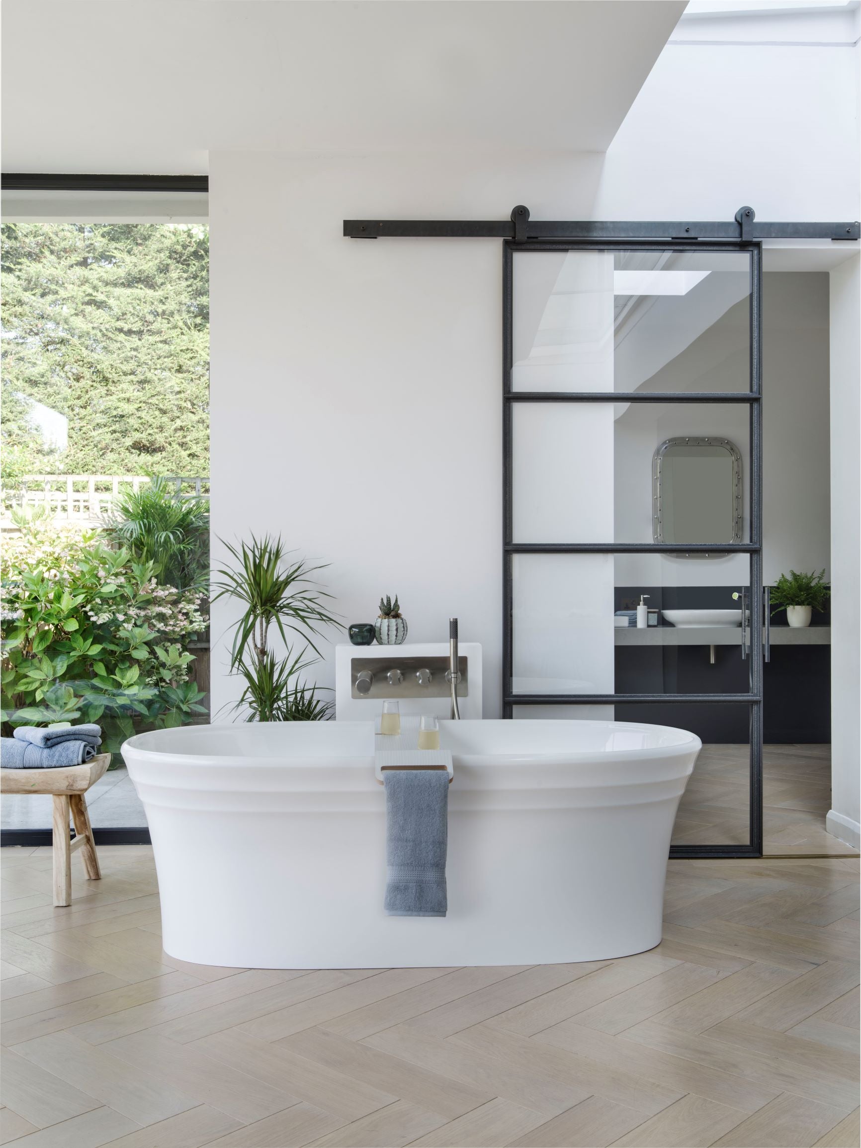 WARNDON FREESTANDING BATH 1702 X 801 X 598